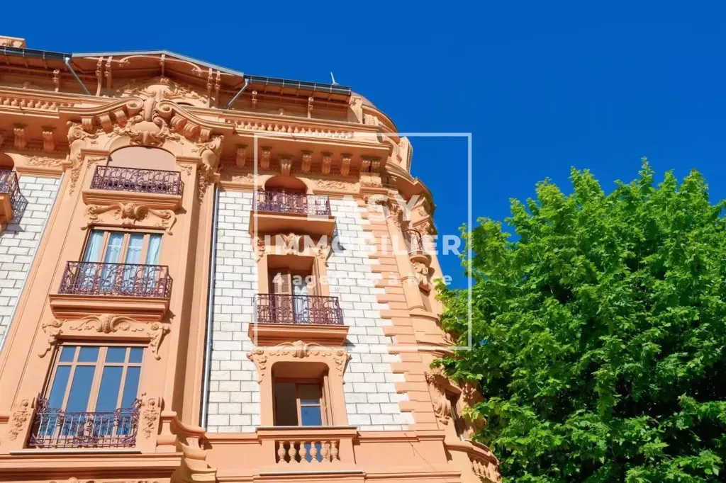 Exterior - Luxury Flat with Triple Exposure in Nice City Centre