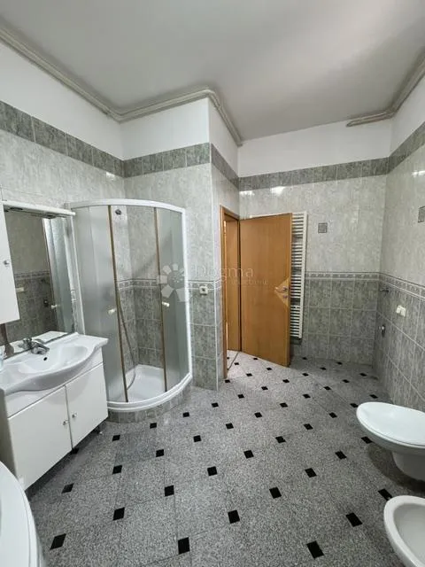 Vannitoad - Flat for 15 Workers in Gornja Dubrava