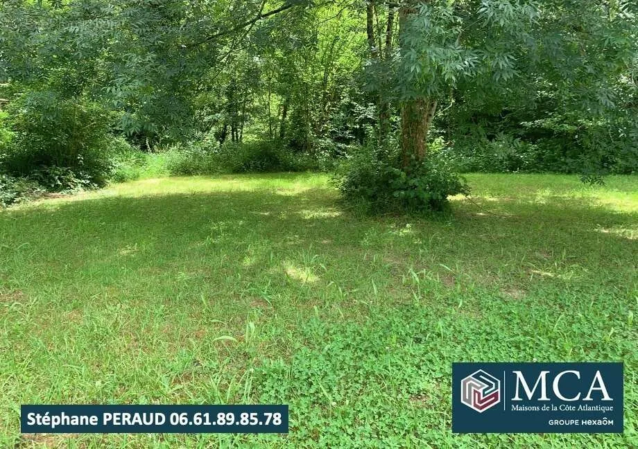 Aed - Quiet Plot with Garden in Lahonce