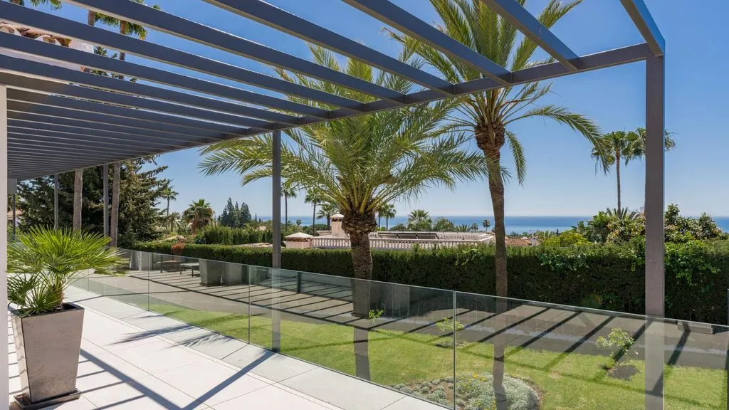 Terrasse - Luxury Villa with Sea Views in Golden Mile