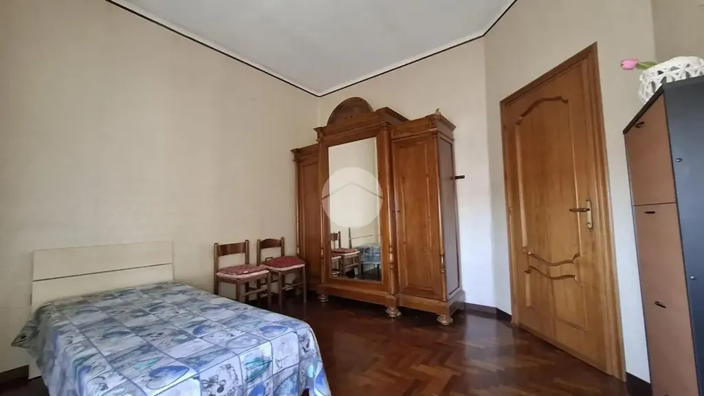Camere da letto - Appartamento con balcone in centro a Voghera