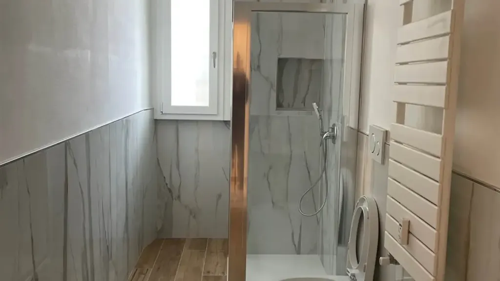 Salles de bain - Fully Renovated Apartment with Balconies in Florence