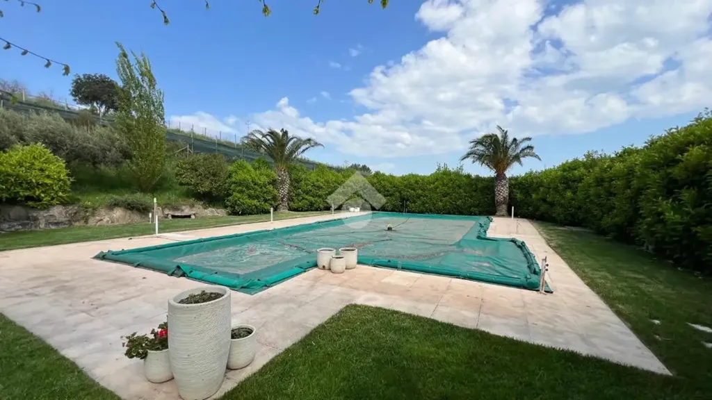 Bassein - Villa with Pool in Pergusa, Enna