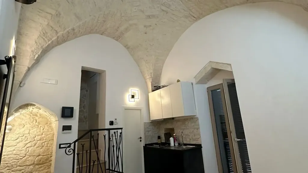 Esik - Rustic House with Terrace in Ostuni
