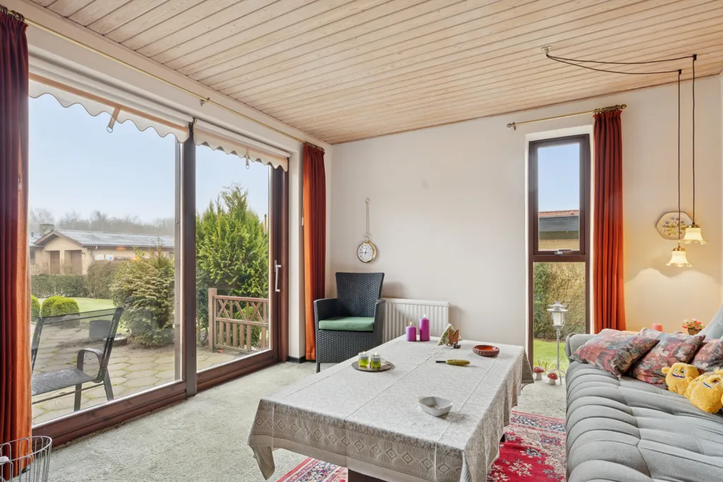 Elutuba - Well-Maintained Villa with Carport in Viborg