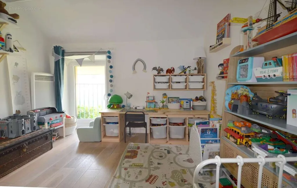 Rooms - Charming Village House with West-Facing Garden