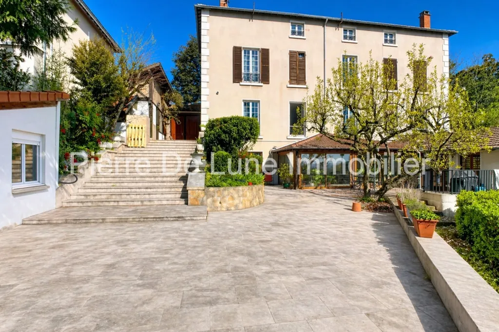 Esterno - Character House with Panoramic View in Caluire-et-Cuire