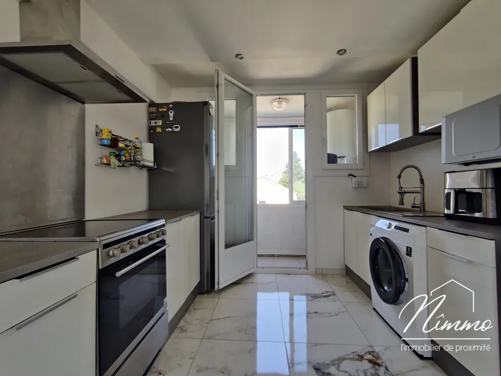 Köök - Bright T3 Apartment with Balcony in Nîmes