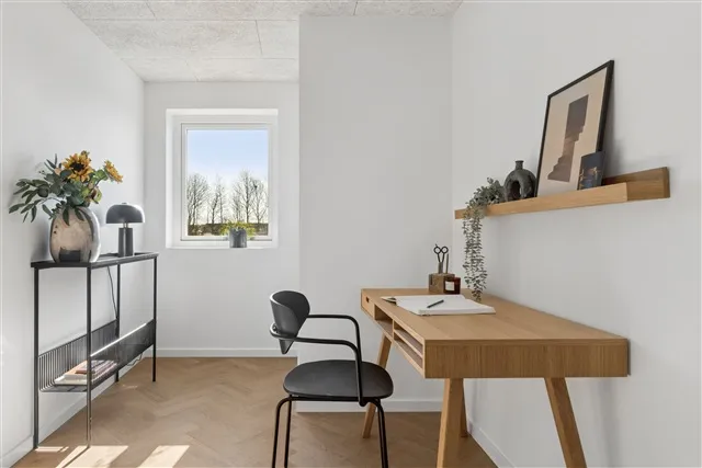 Bureau - Contemporary Villa with Terrace in Langkær