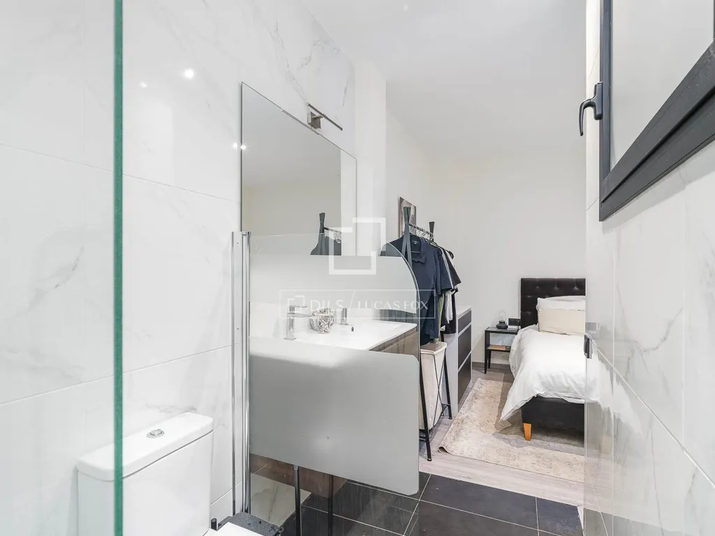 Salles de bain - Apartment with Patio in Barcelona's Gothic Quarter