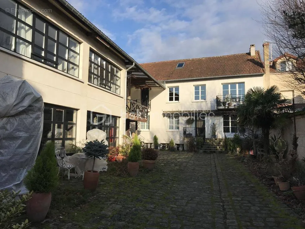 Jardin - Ensemble Immobilier avec Dépendances à Fontainebleau