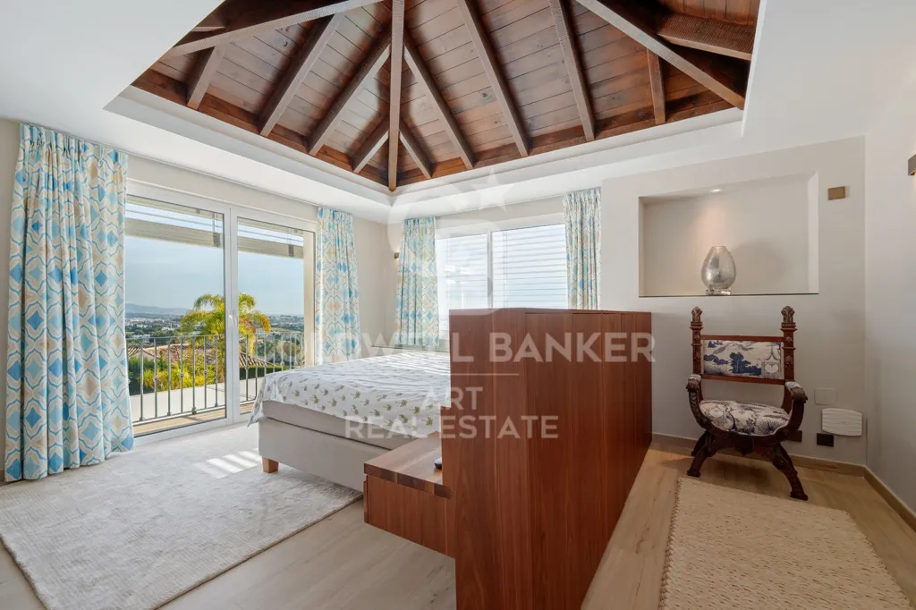 Magamistoad - Contemporary Mediterranean Villa with Panoramic Views in Benahavís