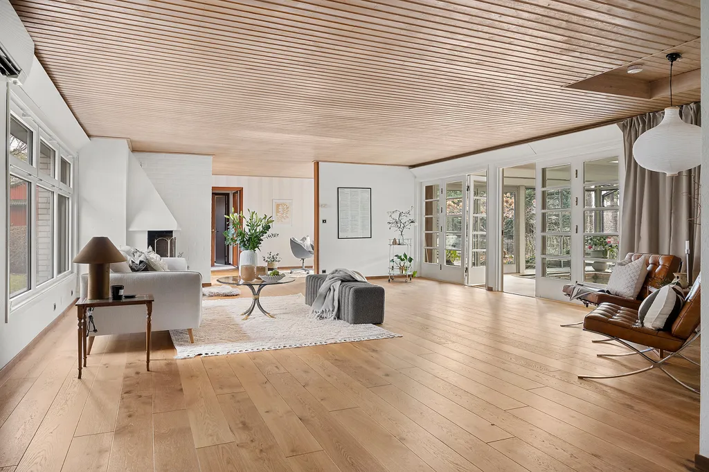 Elutuba - Spacious Villa with Pool in Frösakull
