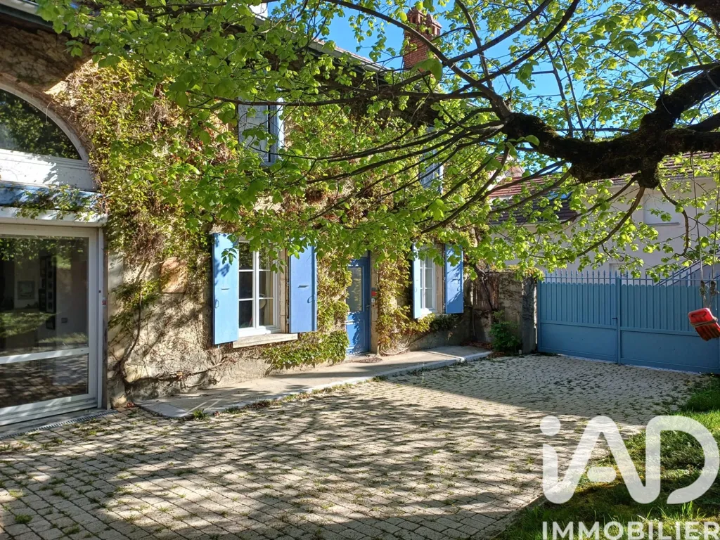 Jardin - Maison de Prestige avec Piscine à Chapareillan