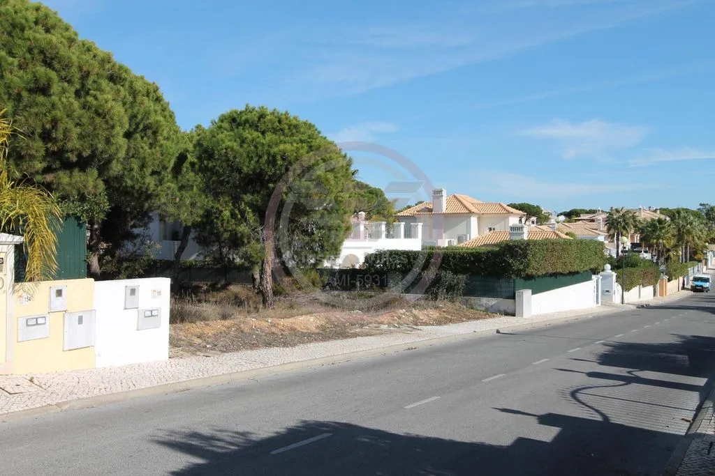 Välivaade - Development Land with Beach Proximity in Loulé