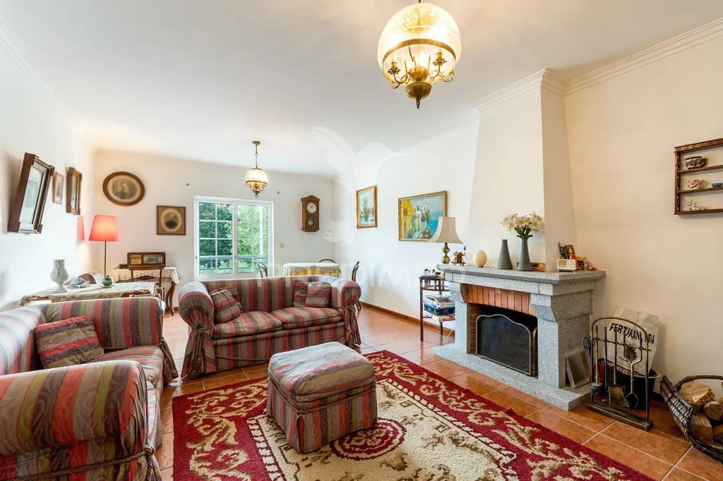 Elutuba - Four-Bedroom House with Sótão in Castro Daire