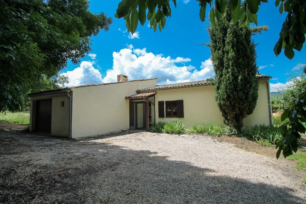 Extérieur - Villa de Plain-pied avec Vue Montagne à Montbrun-les-Bains