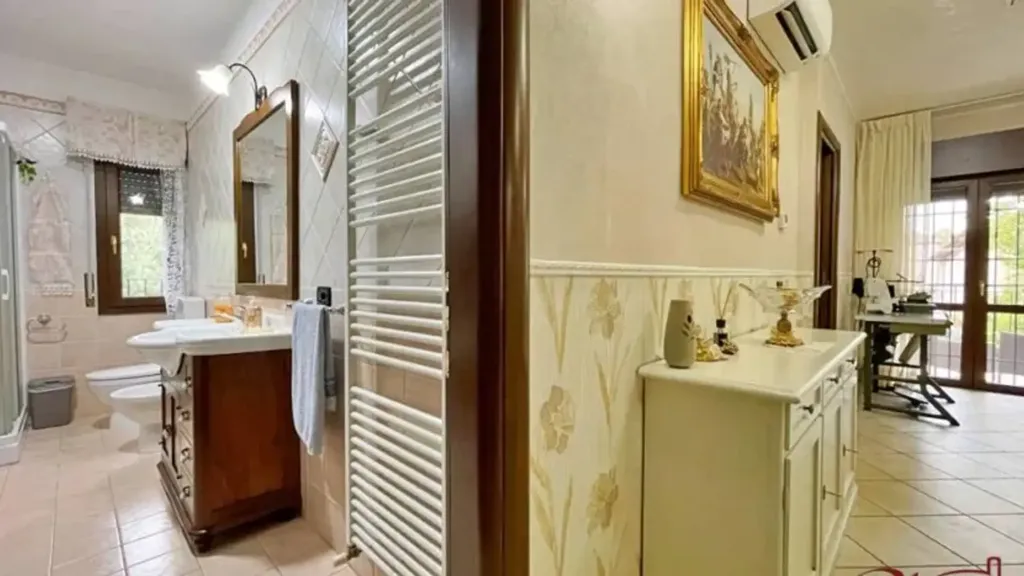 Salles de bain - Rustic Villa with Terraces in Finale Emilia