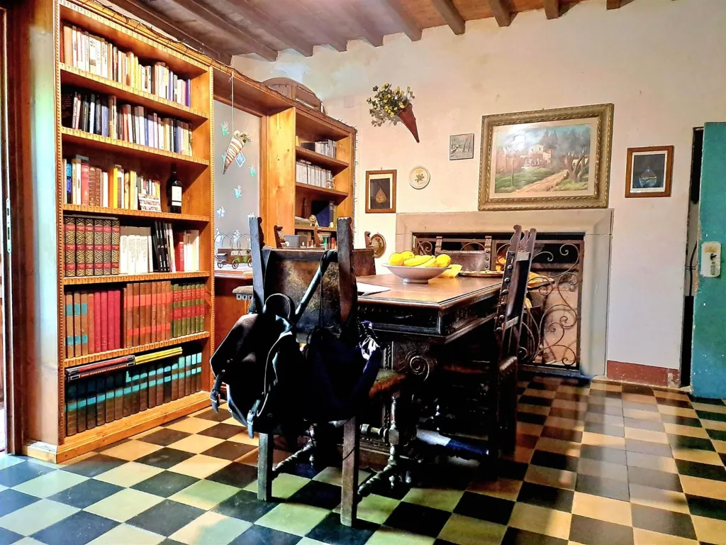 Salle à manger - Rustic Farmhouse with Olive Grove in Pontassieve
