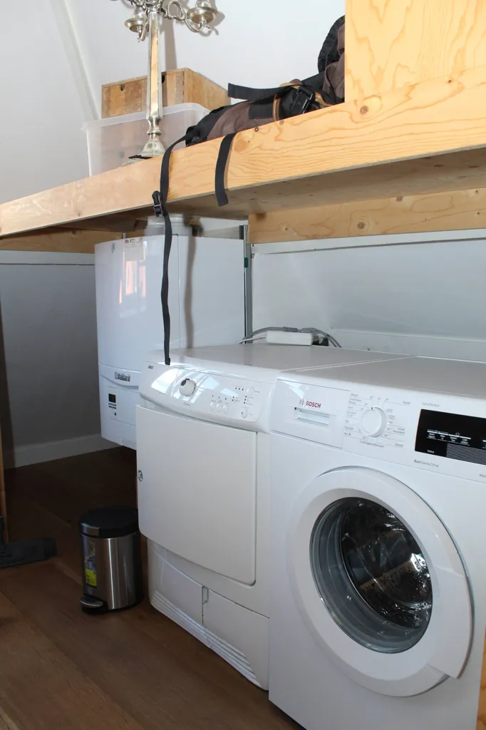 Lavanderia - Furnished Apartment with Terrace in Weimarstraat