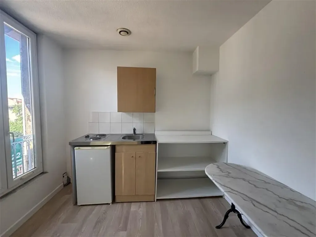 Köök - Studio with Centre Proximity in Valence