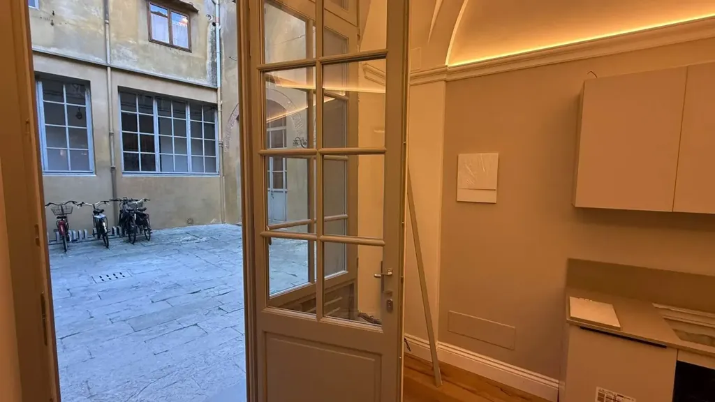 Entrée - Restored Studio in Historic Building, Florence