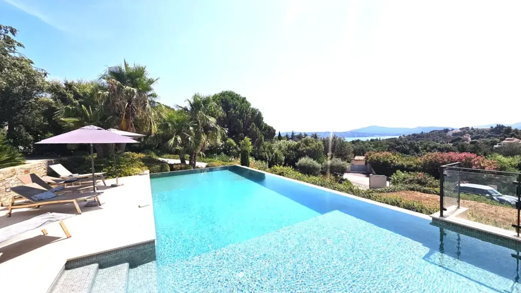 Pool - Prestigious Property with Sea View in Grimaud