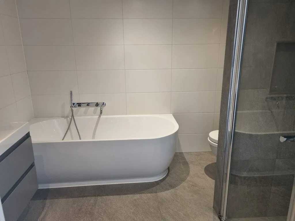 Bathrooms - Split-Level Maisonette with Canal View in Jordaan
