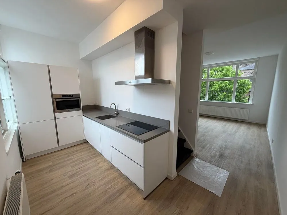 Köök - Five-Room Apartment with Shared Terrace in Vught