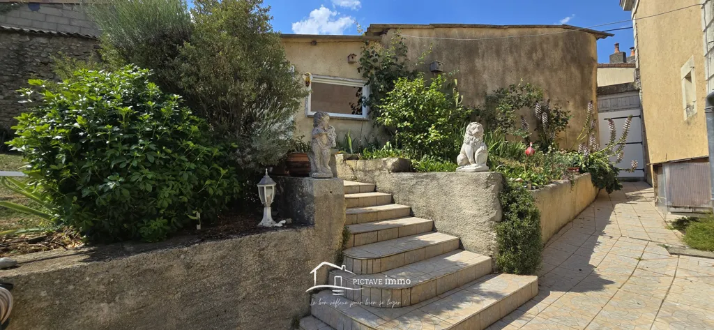 Pièces - Maison de Caractère 19ème Siècle au Centre de Lusignan