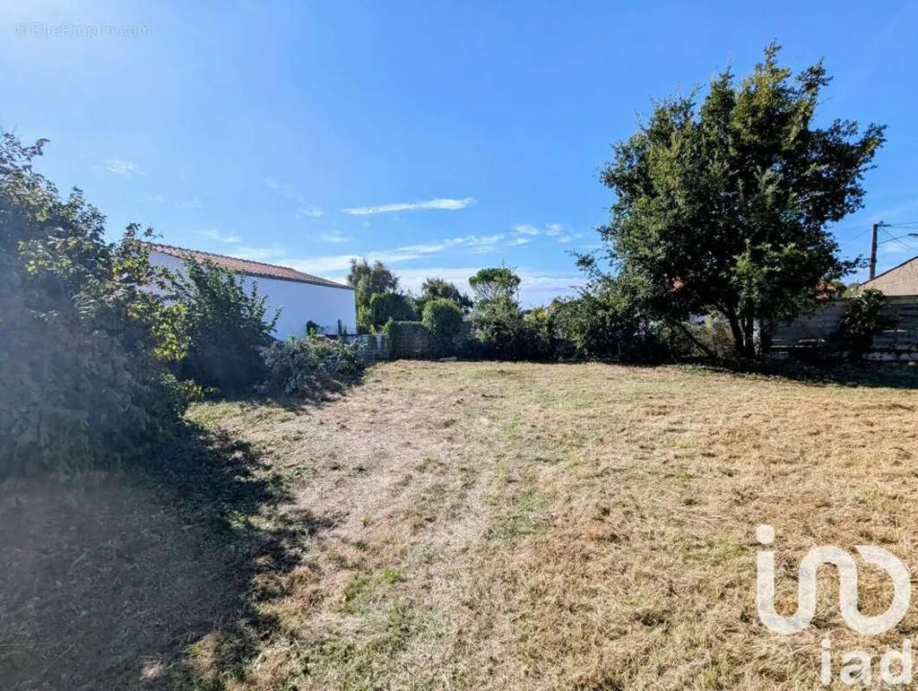 Aed - Buildable Plot with Utilities in L'Île-d'Olonne