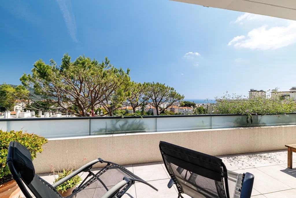 Rõdu - Penthouse with Rooftop Terrace in Cimiez, Nice