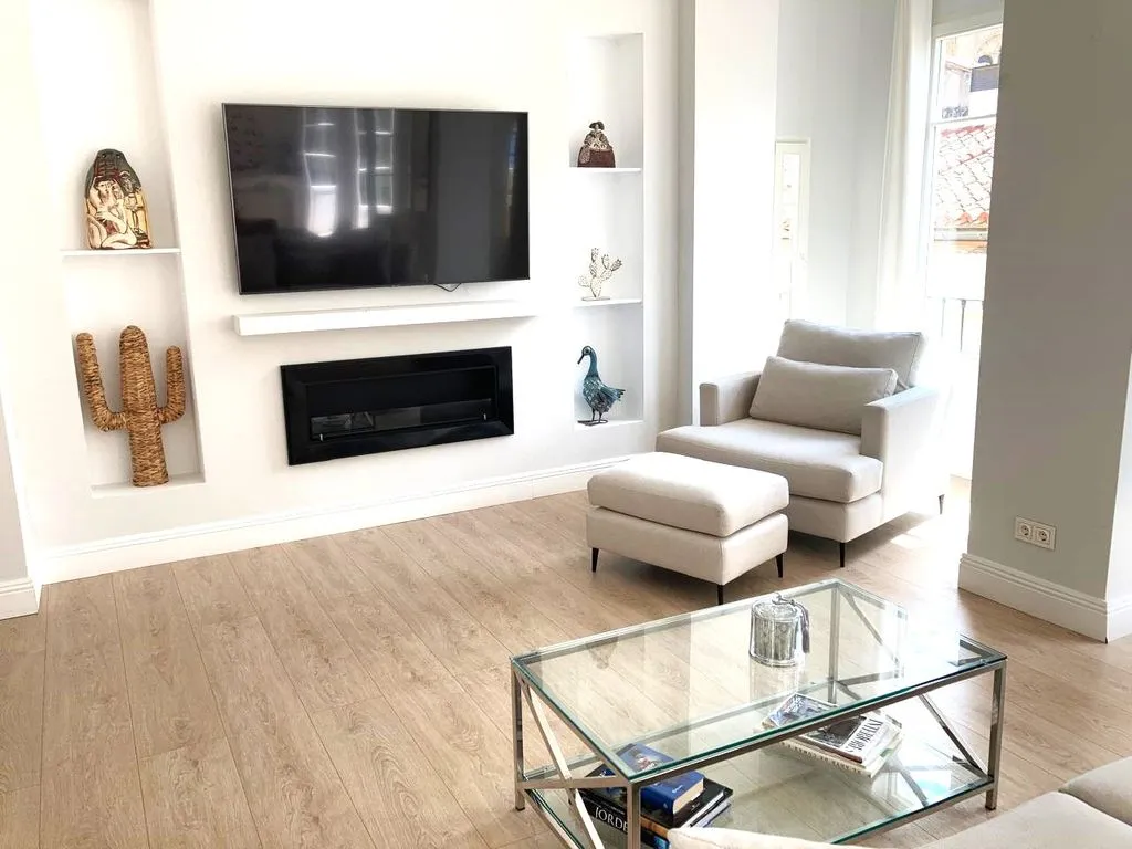 Elutuba - Luxury Apartment with Cathedral Views in Málaga