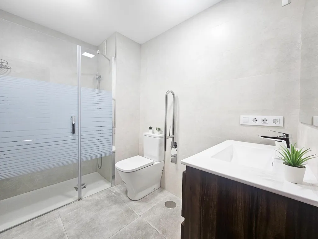 Salles de bain - VPO Flat with Pool in Bulevar, Jaén