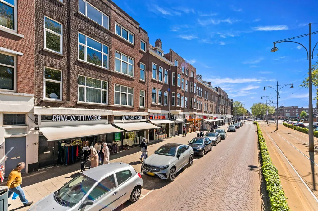 Välivaade - Apartment with Dac<|vq_1237|>terras in Rotterdam-Zuid