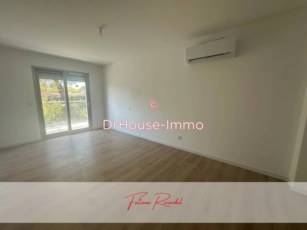 Magamistoad - Contemporary House with Balcony in Créon