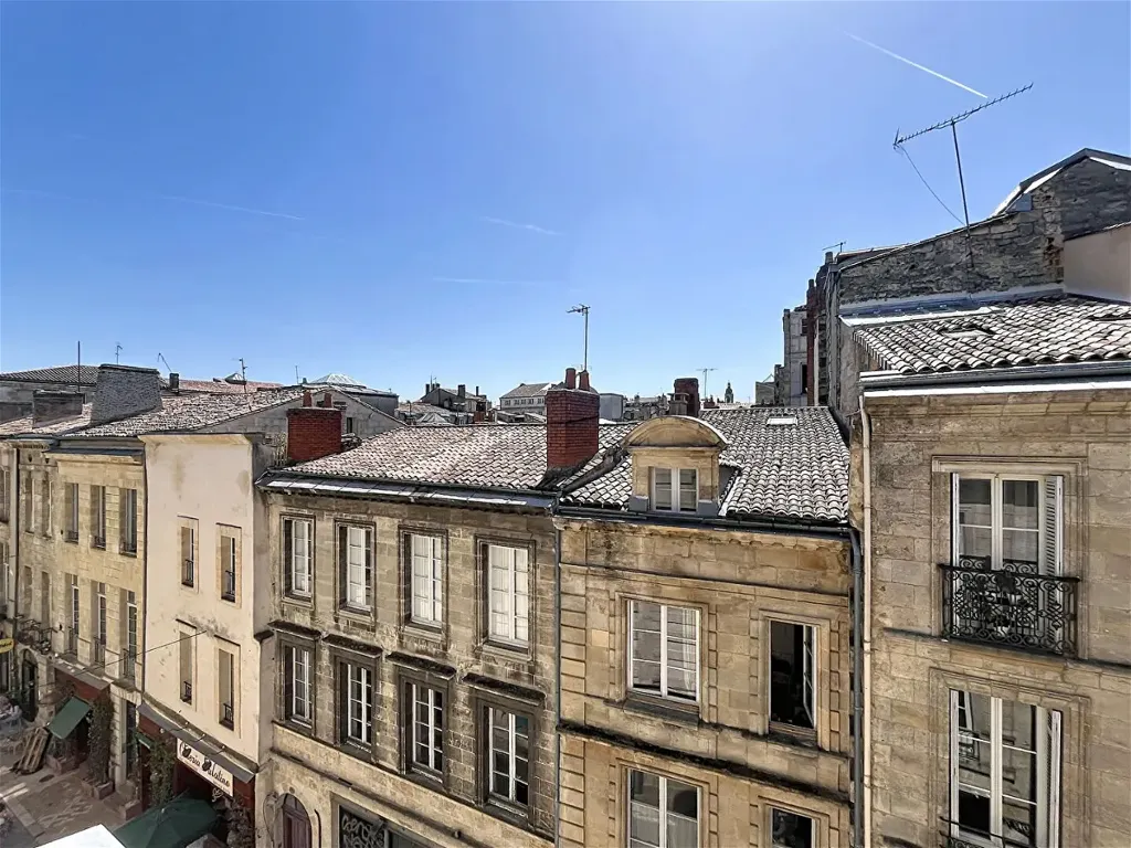 Balcon - Appartement 3 Pièces avec Vue Dégagée à Bordeaux