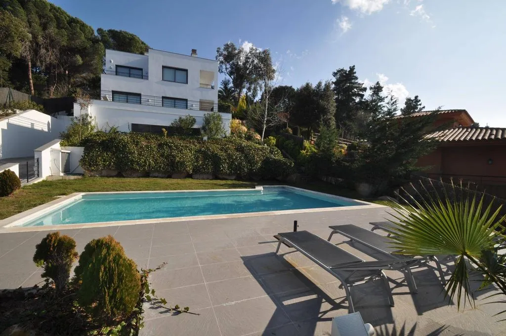 Piscine - Luxury Villa with Sea View in Lloret de Mar