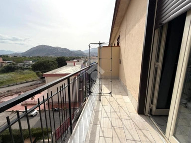 Balcon - Two-Bedroom Apartment with Balcony in Pitrè Alta, Palermo