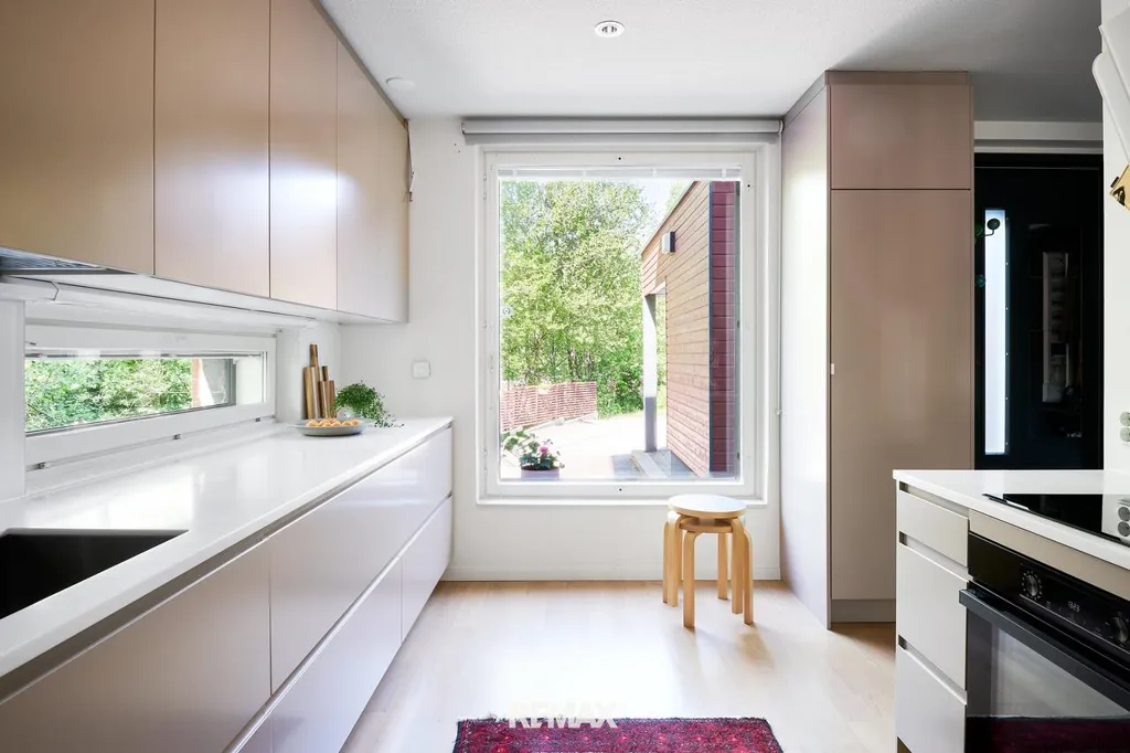 Köök - Modern Apartment with Balcony near Lippajärvi