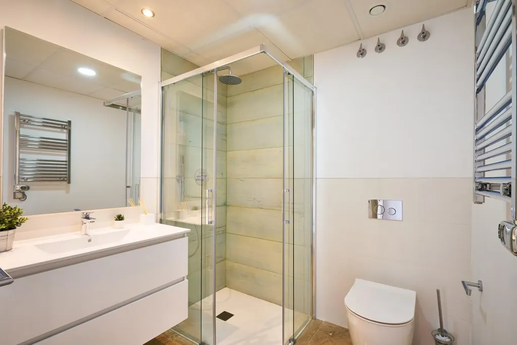 Salles de bain - Duplex House with Private Garden in Marbella