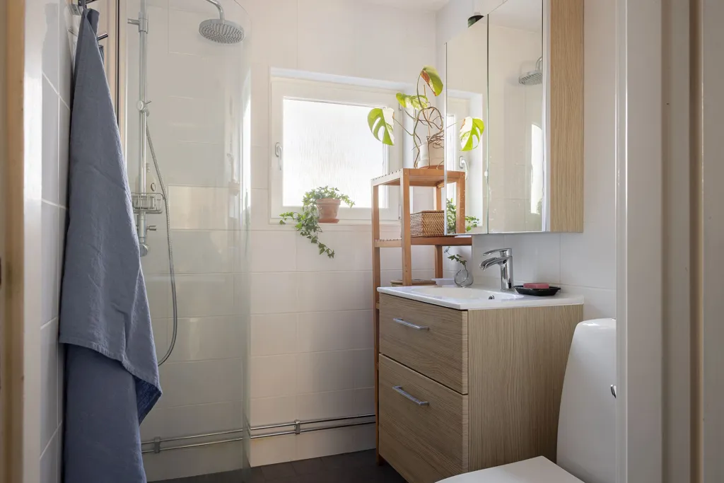 Bagni - Terrace Flat in Kärrtorp with Garden Access