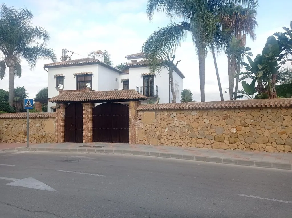 Välivaade - Detached House with Pool in Mijas