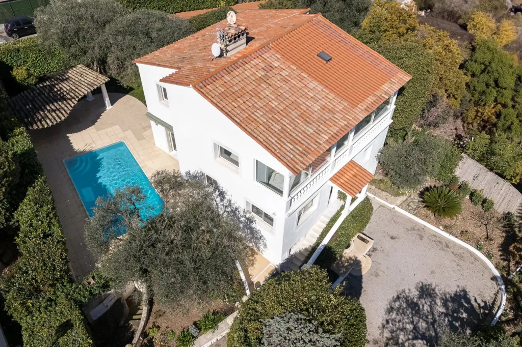 Õhuvaade - Modernised Provençal Villa with Sea View in Cannes