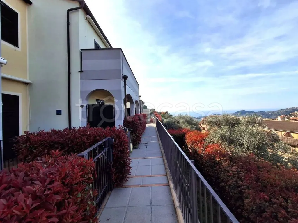 Rõdu - Apartment with Sea View in Civezza