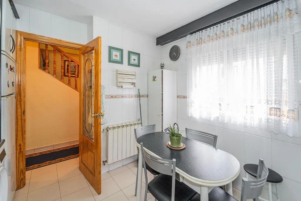 Sala da pranzo - Terraced Semi-Detached House with Garden in Parla