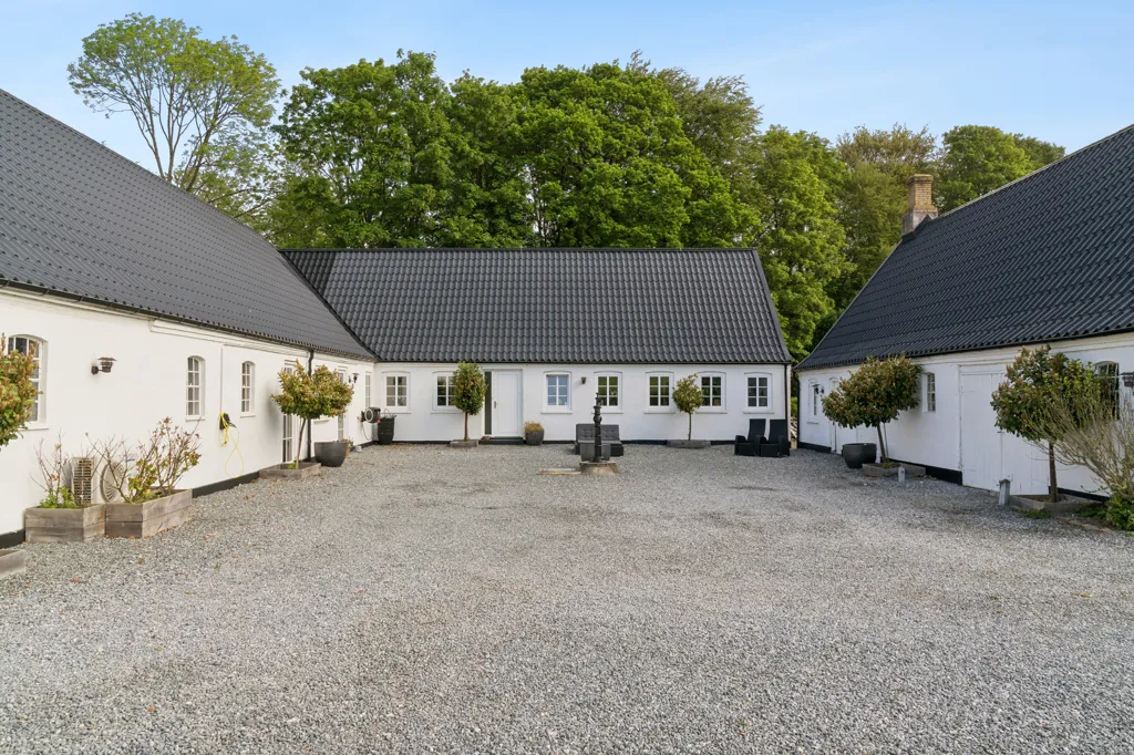 Esterno - Farmhouse with Forest View in Malling