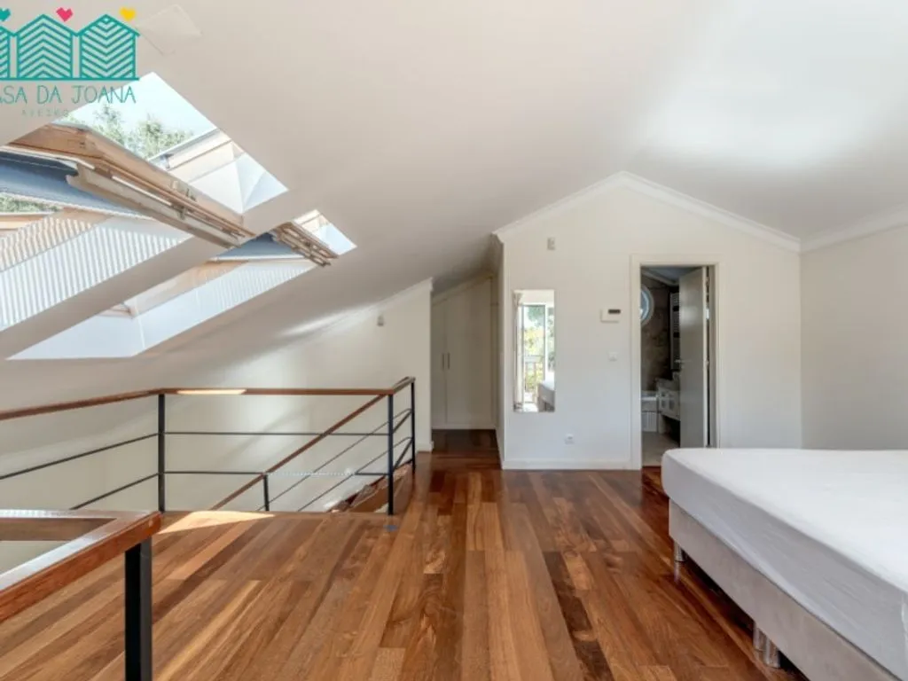 Pièces - Luxury Villa with Golf Access in Sesimbra
