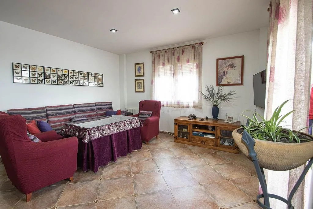 Elutuba - Chalet with Pool and Terrace in Nívar