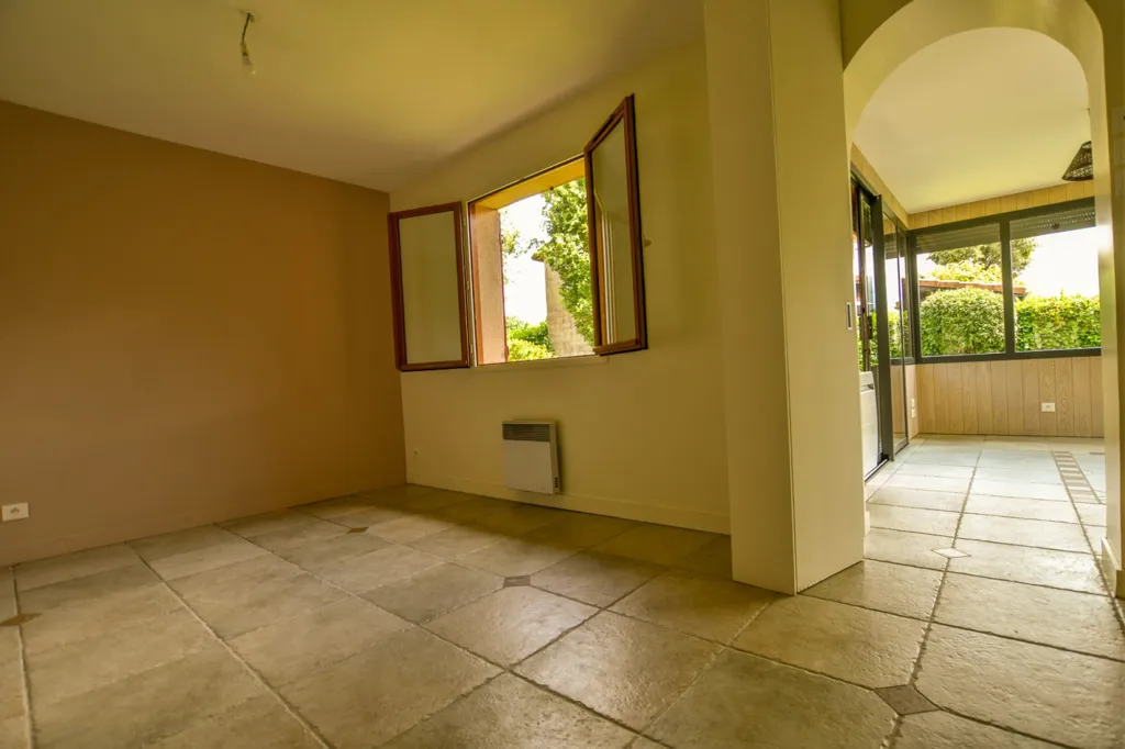 Terrasse - Villa Rénovée avec Piscine à Biganos